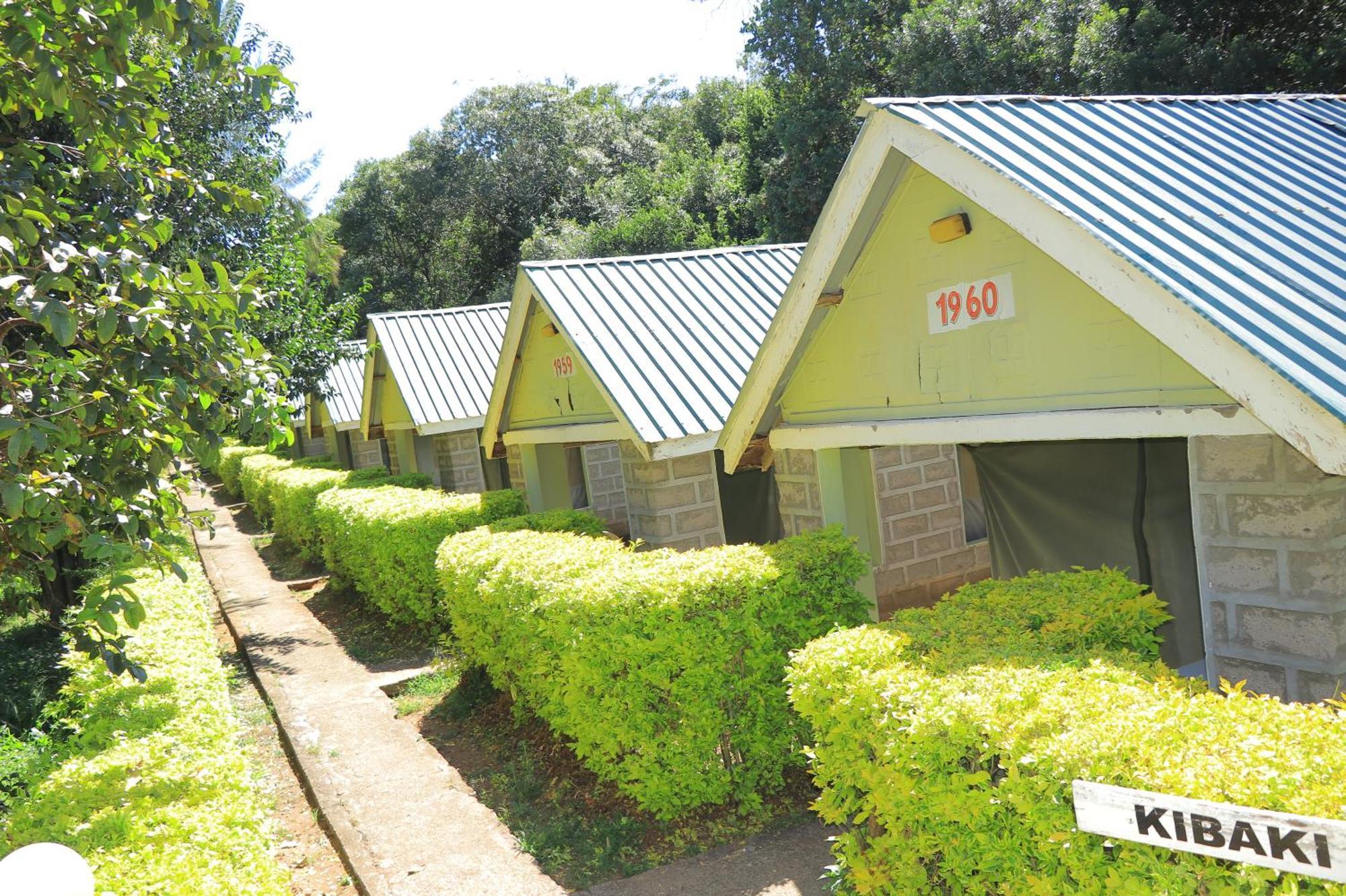 Rhino Tourist Camp Hotel Ololaimutiek Exterior photo